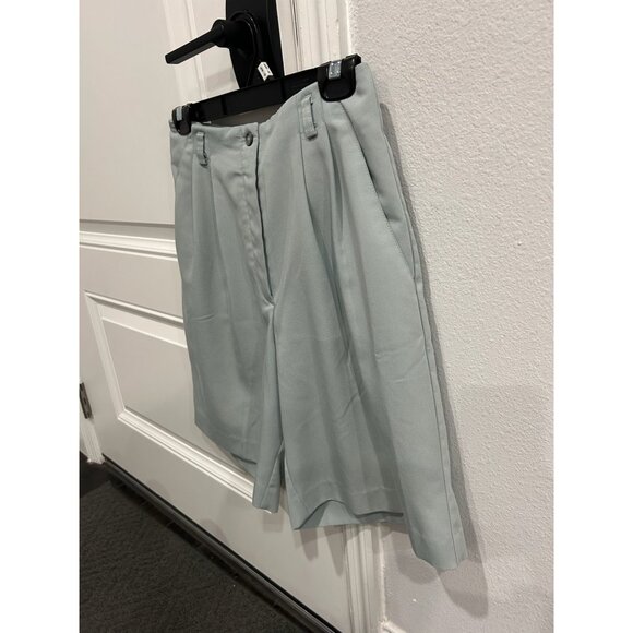 Tehama Womens Light Gray High-Waisted Pleated Shorts Size 6 Minimalist Chic - Picture 3 of 10